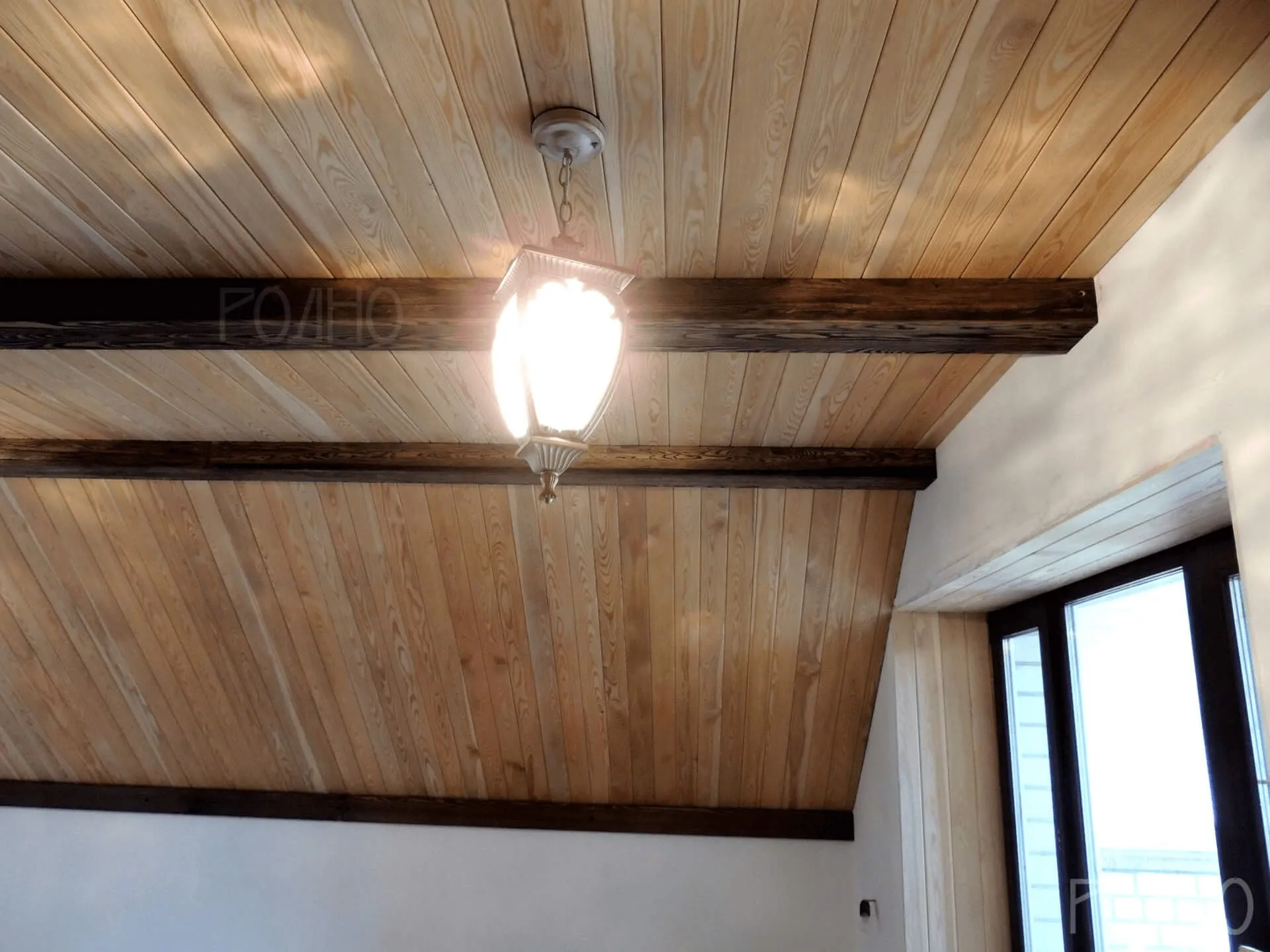 Обшивка потолка вагонкой